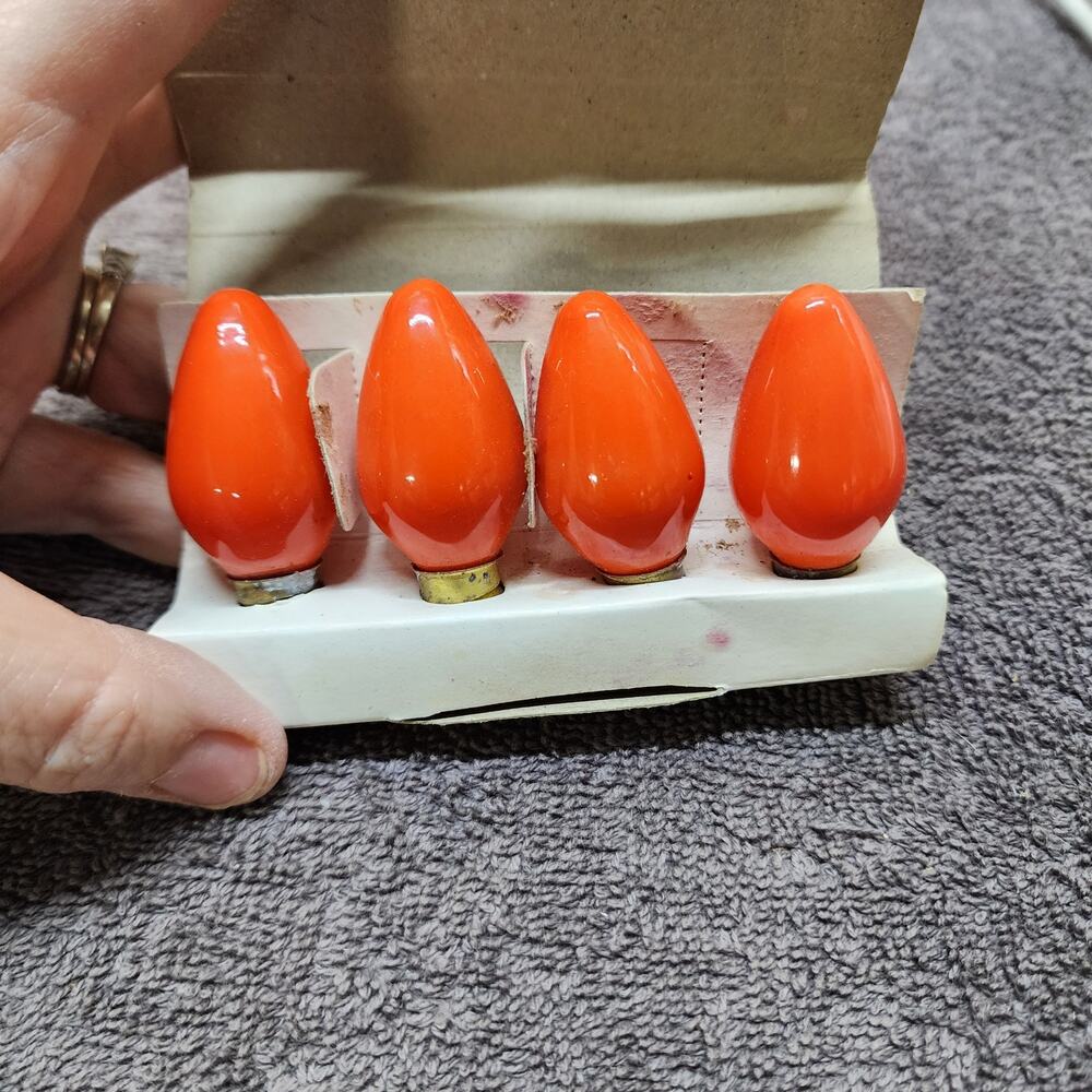 Vintage 4 pack C7 1/2 Replacement Christmas light bulbs V